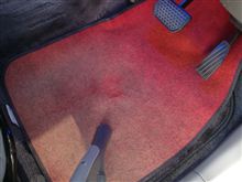 ☆　１年に１回位しかしませんが、車両の中を掃除機で清掃してみました。