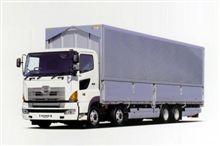 大型トラックの後ろは信号が見えん。