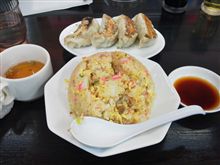 仕事帰りに深夜チャーハンギョーザ