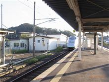田舎の駅に新幹線！　置賜駅　　　　　2012/10/20