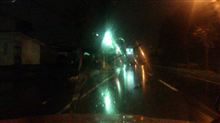 今日は、雨降りです！　(￣｡￣;)