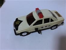 駅の売店で買った190Eのパトカー