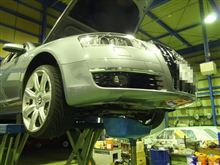 メンテナンスは大事...AUDI A6　エンジンオイル交換　FUCHS　5W40