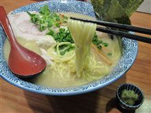 今日のランチは、「赤坂麺処　友」特製濃厚鶏塩らーめん980円＋大盛100円