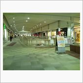 空いているモールはとにかく歩 ...