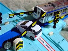 常磐線の踏切で車が脱輪～運転見合わせ