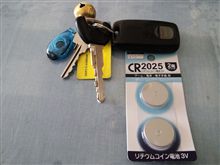 プレマシーのリモコンキーの電池が切れて・・・