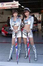 Fuji SPRINT CUP 2012 ウィダーGTガール 橘七美姫さん（左）水村リアさん（右）パート３