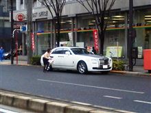 二人組は幽霊にも容赦しない