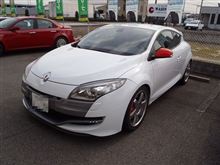 スタッドレスタイヤに、一時的に交換...ルノーメガーヌRS...10日後には!(^^)!