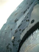 家族用車、ドライブシャフトブーツからのグリス漏れ