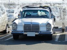 こんな車が,,,,