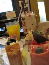カラオケにケーキ持込