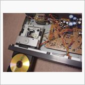 今度はCDプレイヤーを修復。