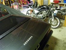 目の前にあるバイクの　「過去」　を雑誌で知る？　ワークス　ＳＲＸ４００の真実！