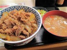 今日のディナーは、「吉野家」牛丼特盛・Ｂお新香・とん汁セット・玉子890円