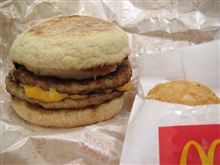 今日のブレックファーストは、「マクドナルド」メガマフィンセット490円
