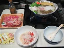 今日のディナーは、一人鍋（タラからの～牛）