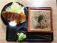 三重県四日市市のイオンモールで補給中
