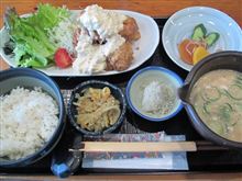 今日のランチは、「みやざき料理 でんでん」ちきん南蛮1,200円＋冷汁200円