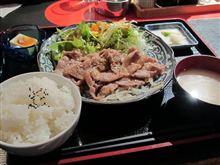 今日のランチは、「花でん」豚しょうが焼き定食 850円