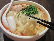 今日のランチは、「湧（ゆう）の台所」海鮮刀削麺特盛サラリーマンセット950円