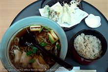 サービスエリアで蕎麦