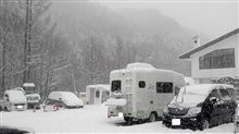 超　大雪で往生？高速も区間閉鎖