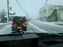 大雪の中をラッセル