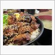 今日のランチは、品達「伝説のすた丼」牛中落ちカルビ丼 肉増し910円