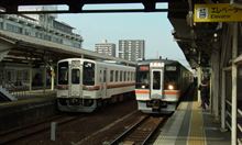 初春に 日本が集う 伊勢詣で 初春に 日本が集う 伊勢詣で