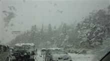 現場は大雪です。