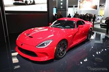 SRTバイパー と コルベット 新型、米国二大スポーツカーが揃い踏み