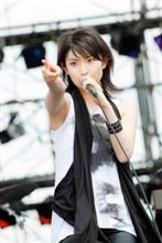 レオ、デビュー１周年