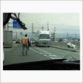 車って結構飛ぶもんだ・・・