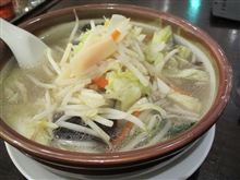 今日のランチは、「ドラゴンデリ」野菜たっぷりタンメン 780円＋半チャーハンセット200円