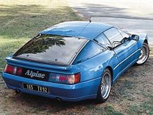 ルノー　アルピーヌ　旧車　　いい味出してますね！！