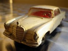 メルセデス 220SE クーペ♪ コーギー製