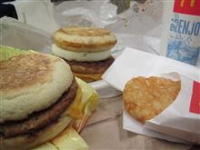 今日のブレックファーストは、マックグリドルソーセージセット 480円