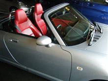 妻の車を洗ってあげました。