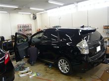 トヨタ プリウスα イコライザー&チャンネルディバイダー取り付け トヨタ プリウスα イコライザー&チャンネルディバイダー取り付け