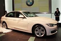 BMW320i    中流家庭のもう少し上の家庭のご婦人が、、、。