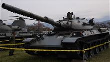 ( ﾟДﾟ)ノ…激しく戦う車