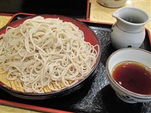 今日のランチは、「小諸蕎麦」2枚もり大盛 320円
