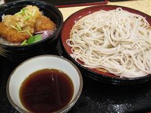 今日のランチは、「小諸蕎麦」ミニおろしヒレカツ丼セット 530円