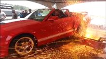 さすがアメ車、馬力あり過ぎで測定機器を大破させたシェルビーGT500の動画