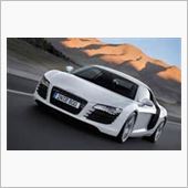 アウディ　R8