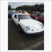 サーキットに集まった車達　１