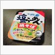 今日の夜食は、「サッポロ一番 塩らーめん味焼きそば」