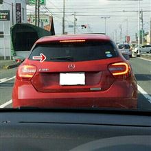 メルセデスのAクラスのリアワイパーってちっちゃいね